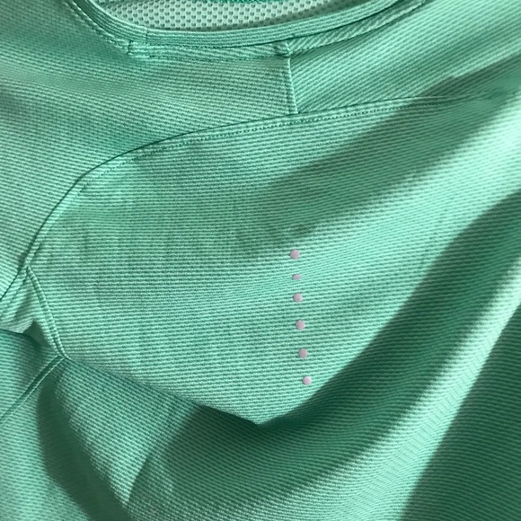 Nike running shirt - Picture 7 of 8